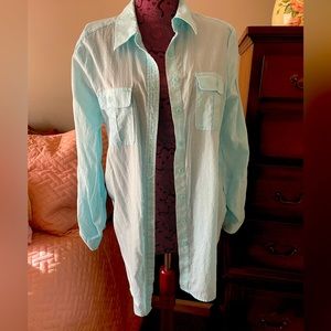 Chico’s Size 1 Button Up Shirt Aqua 100% Cotton Size Medium M Roll Tab Sleeves